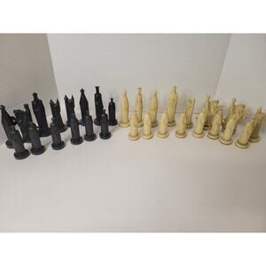 Vintage 1962 Peter Ganine "Conqueror" Chess Set - Missing 2 Black Pieces